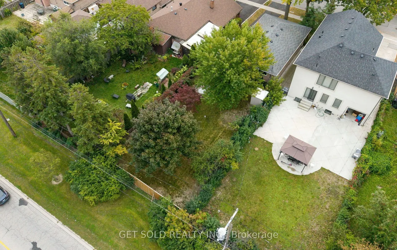 22 Almayo Crescent — photo 50