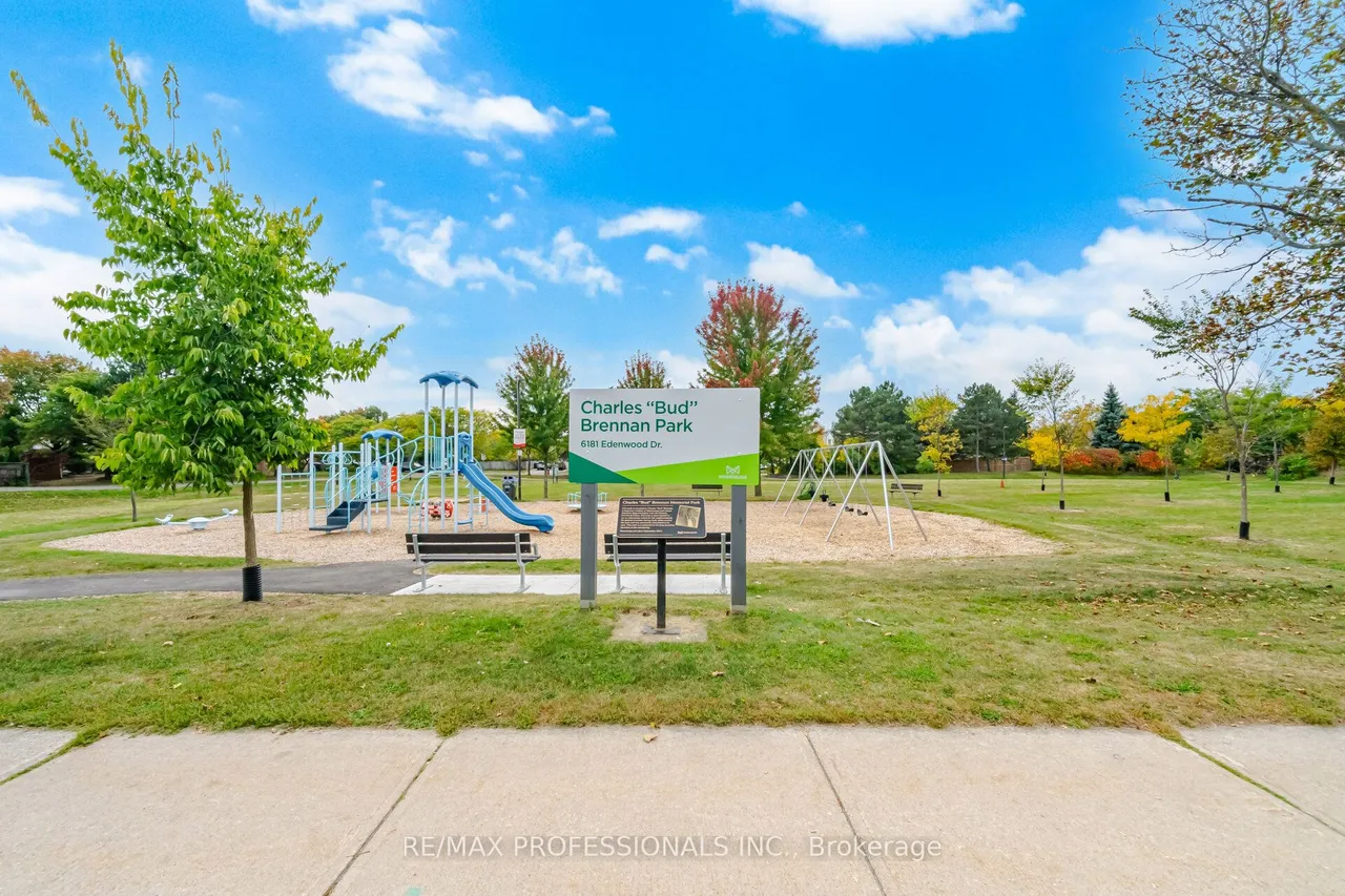6081 Fullerton Crescent — photo 47