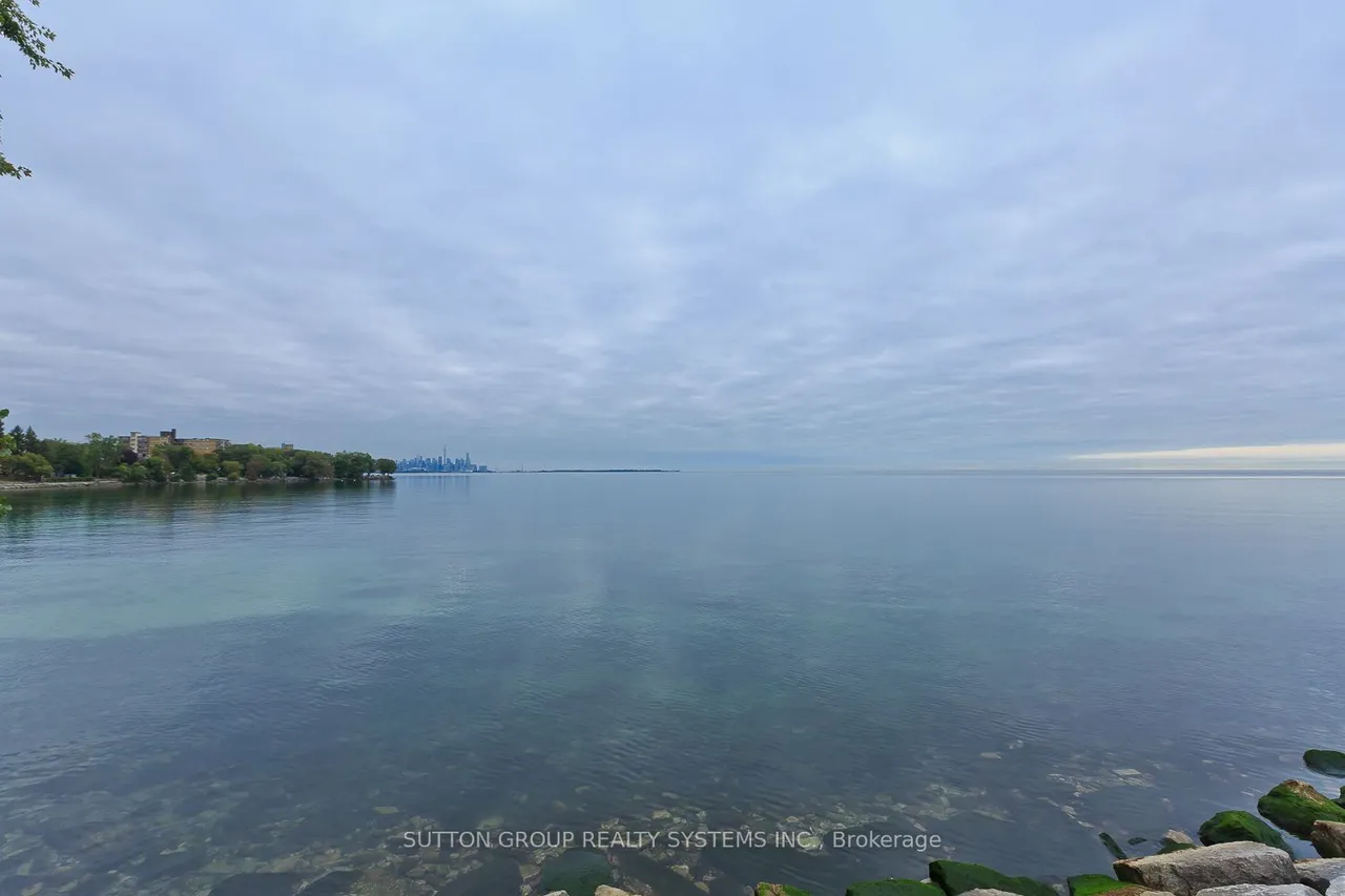 14 Lake Shore Drive — photo 36