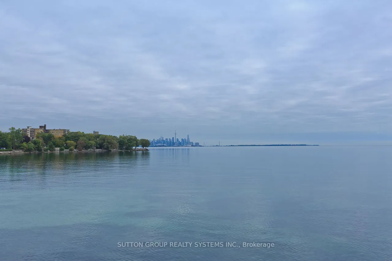 14 Lake Shore Drive — photo 37