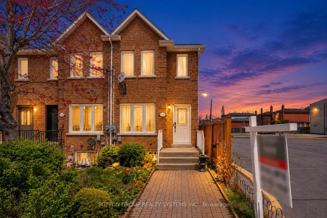 2138 Eglinton Avenue W