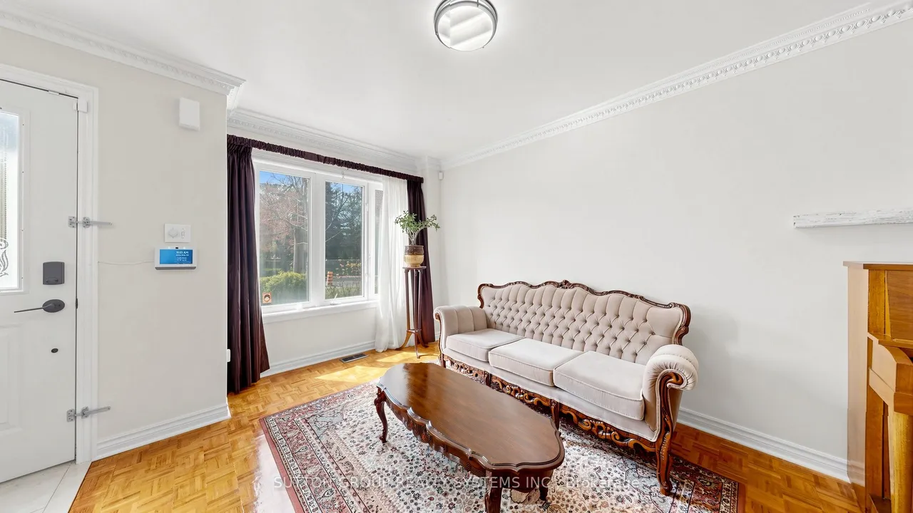 2138 Eglinton Avenue W — photo 3