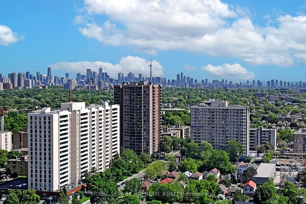 135 Marlee Avenue, Unit 401 — photo 38