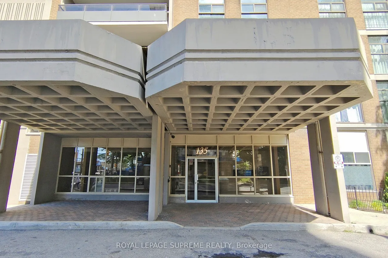 135 Marlee Avenue, Unit 401 — photo 3
