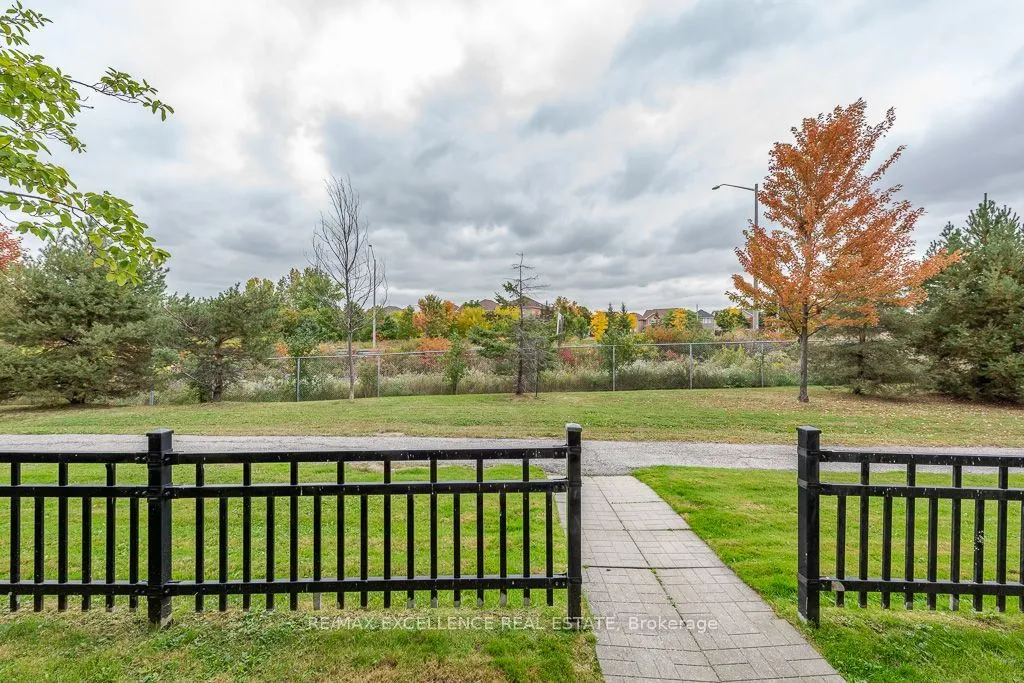 110 Cedar Lake Crescent, Unit 84 — photo 27
