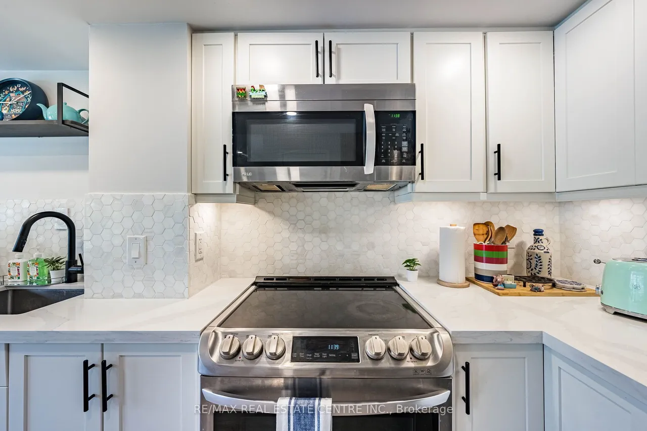 16 Laidlaw Street, Unit 920 — photo 3