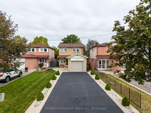 166 Martindale Crescent — photo 2