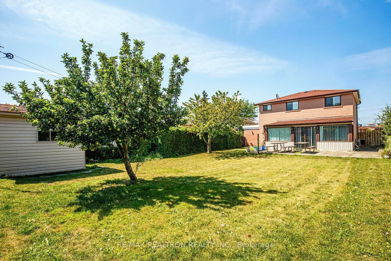 115 Hullmar Drive — photo 37