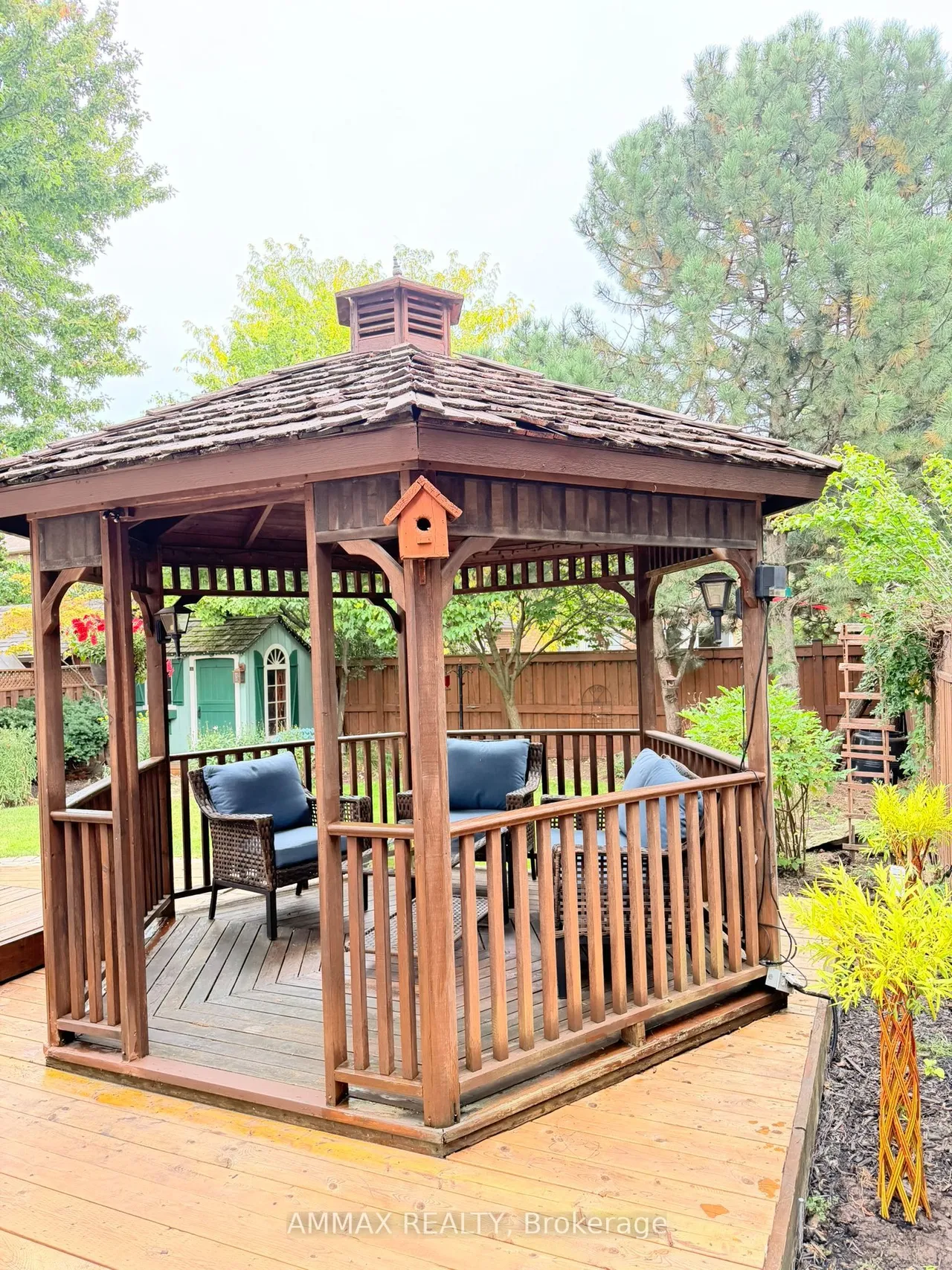 1306 Waubanoka Way — photo 32