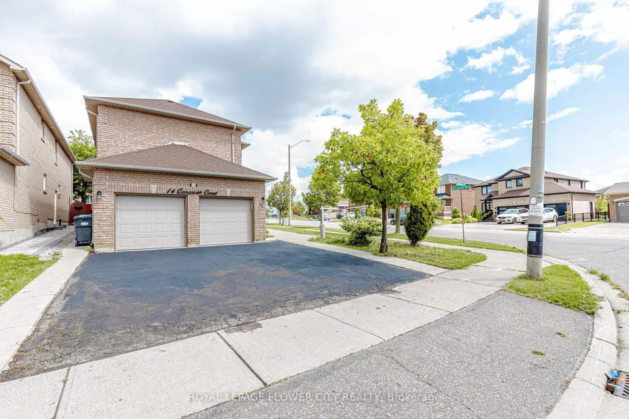 14 Canarvan Court — photo 3
