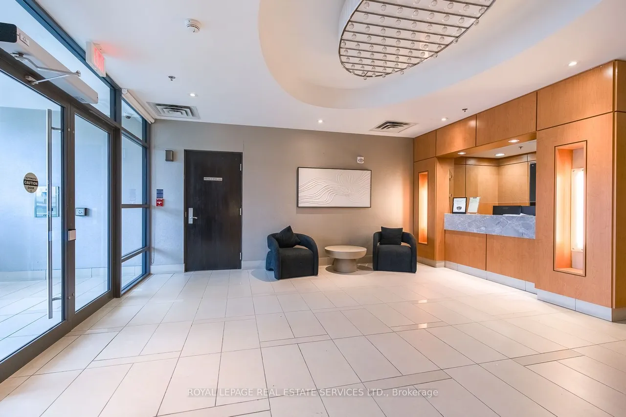 840 Queens Plate Drive, Unit 601 — photo 3