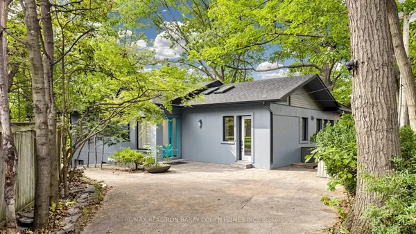 7 Greenbrook Drive — photo 2