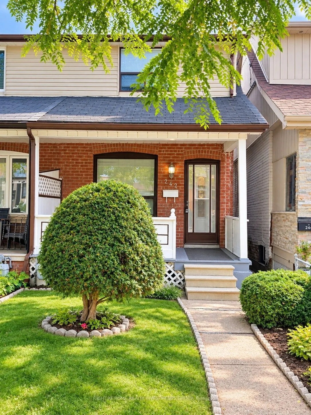 242 Silverthorn Avenue