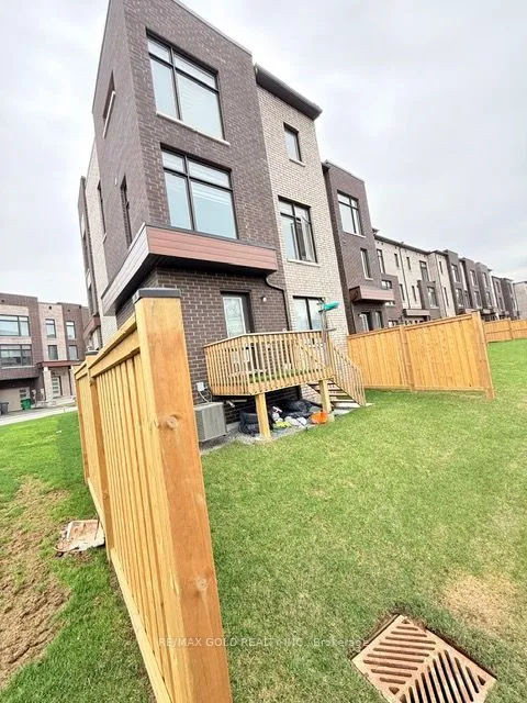 43 Queenpost Drive — photo 47
