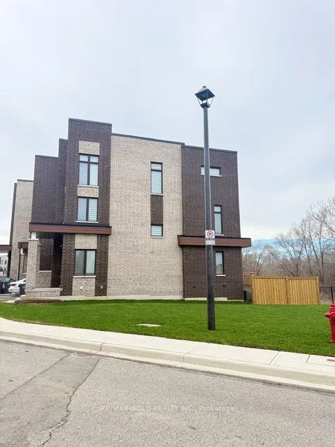 43 Queenpost Drive — photo 3