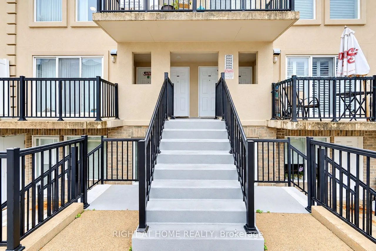 55 George Appleton Way, Unit 2095 — photo 2