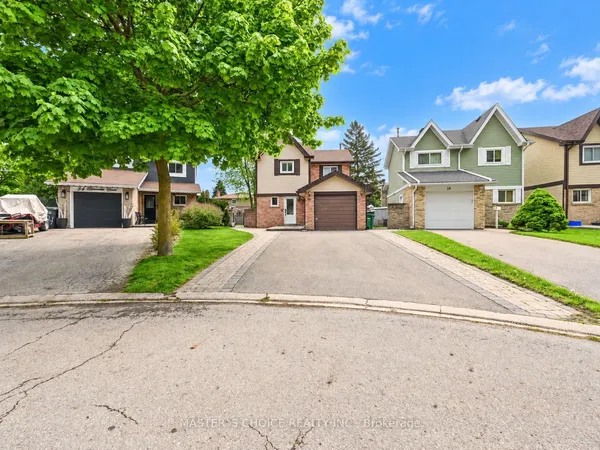 36 Sprucedale Court — photo 2