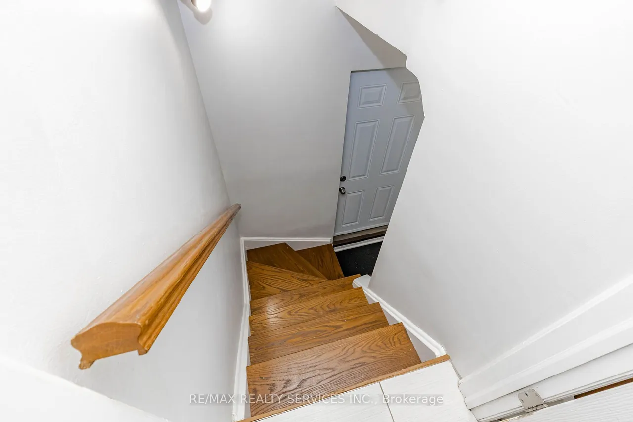 20 Murdoch Drive — photo 49