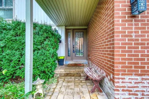 6100 Wabukayne Court — photo 2
