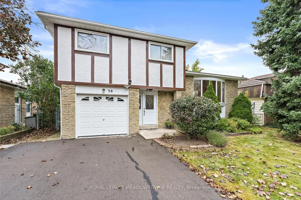 38 Jasper Crescent — photo 3