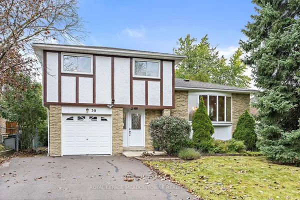 38 Jasper Crescent — photo 2