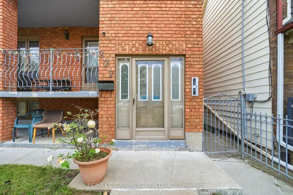 277 Harvie Avenue — photo 2