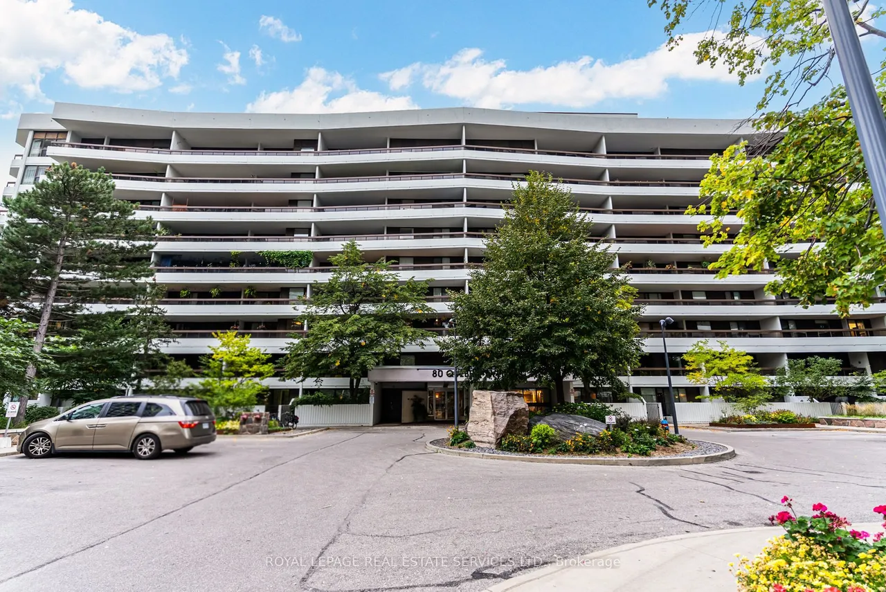80 Quebec Avenue, Unit 202