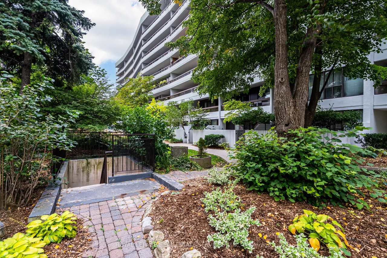 80 Quebec Avenue, Unit 202 — photo 35