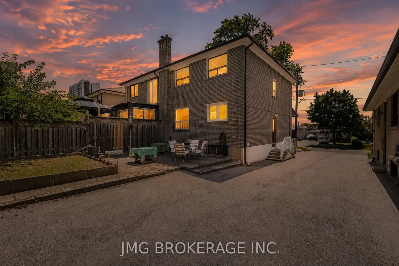 53 Foxrun Avenue — photo 39