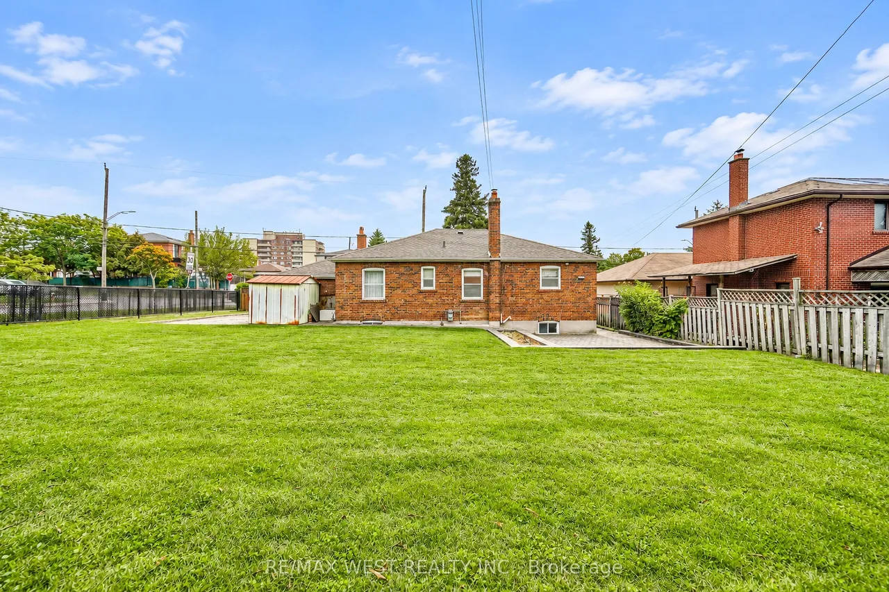 428 Maple Leaf Drive — photo 9