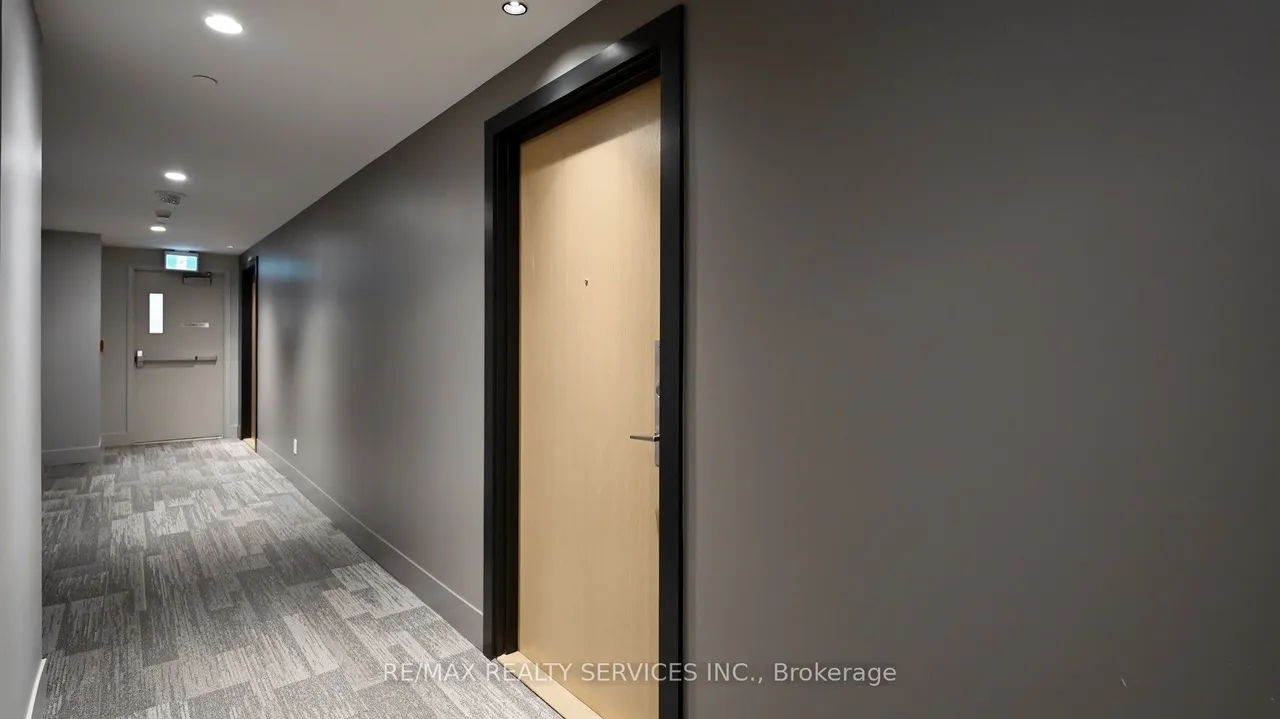 1787 St. Clair Avenue W, Unit 102 — photo 3