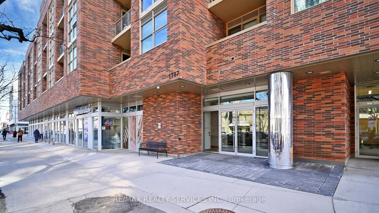 1787 St. Clair Avenue W, Unit 102 — photo 2
