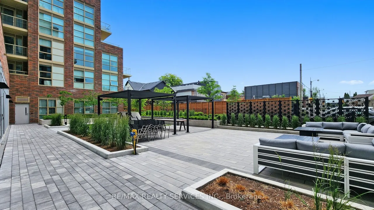 1787 St. Clair Avenue W, Unit 102 — photo 17