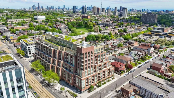 1787 St Clair Avenue W, Unit 920 — photo 2