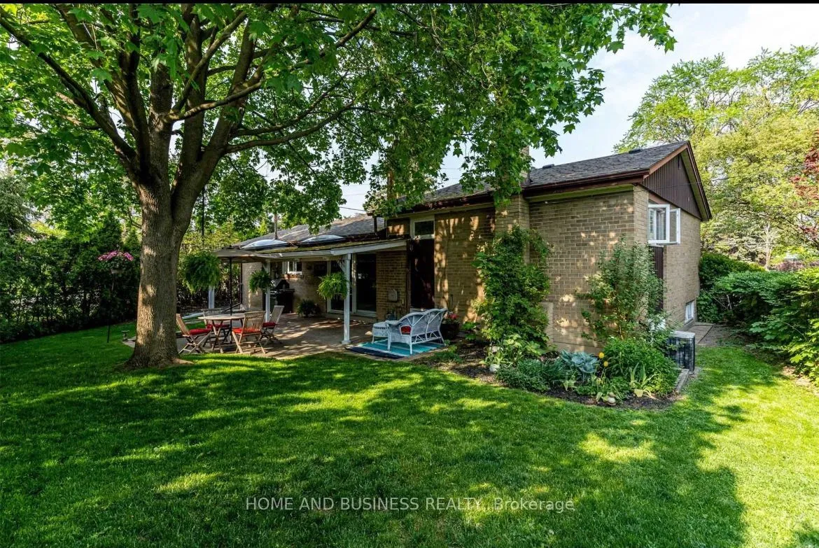 3668 The Credit Woodlands Road — photo 3