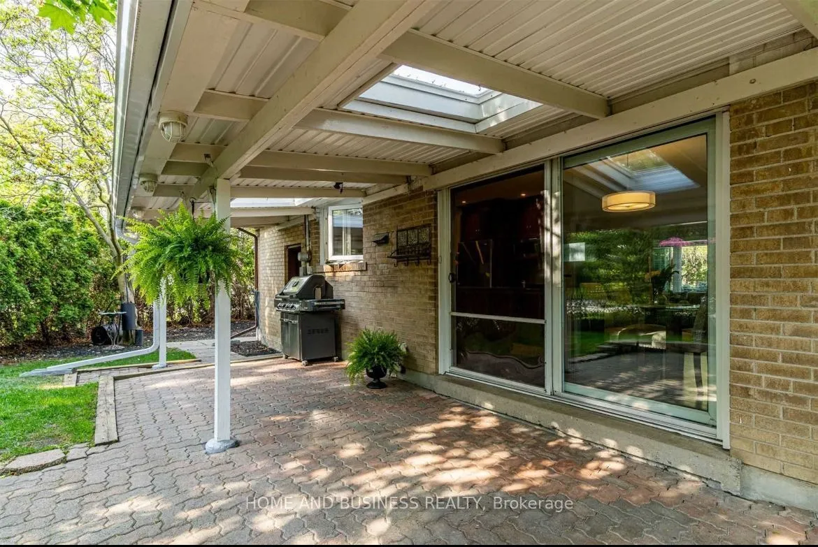 3668 The Credit Woodlands Road — photo 8