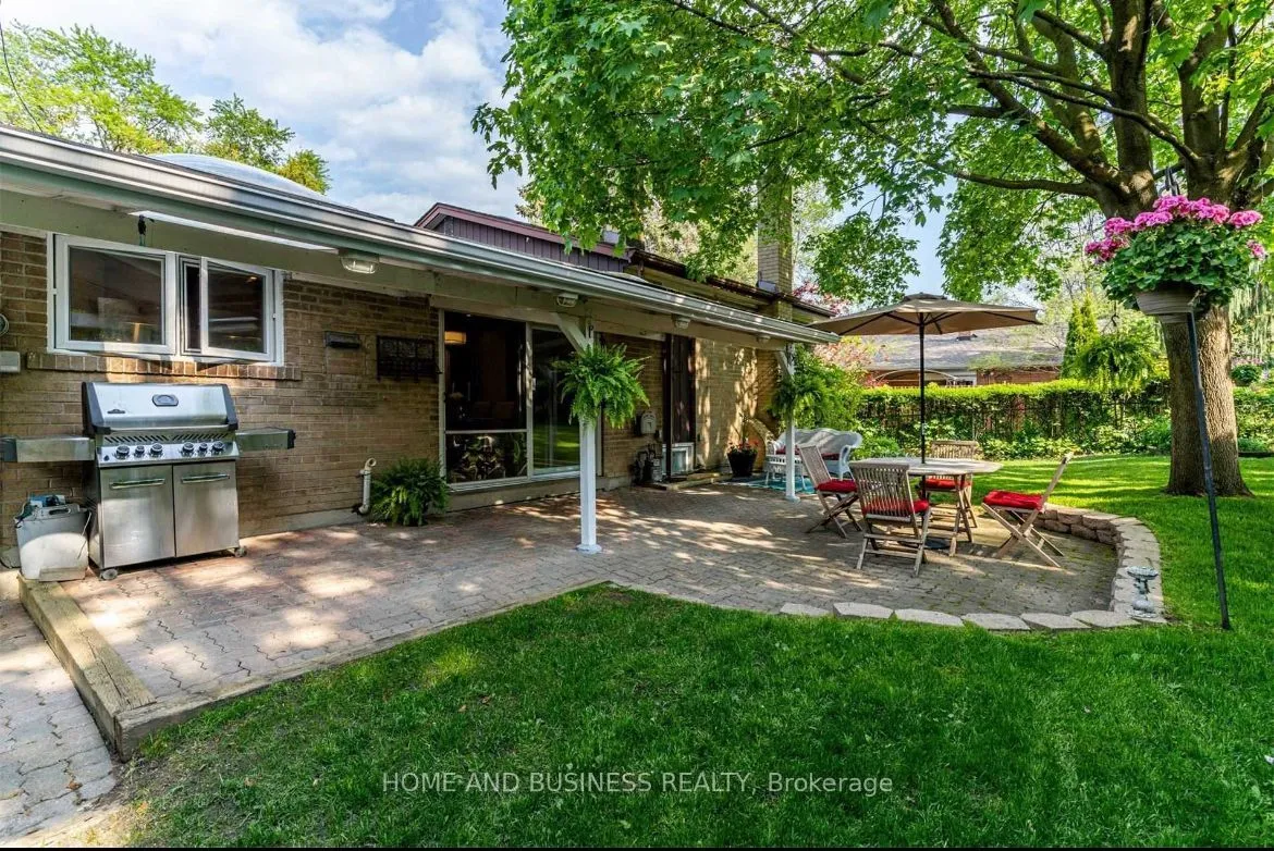 3668 The Credit Woodlands Road — photo 2