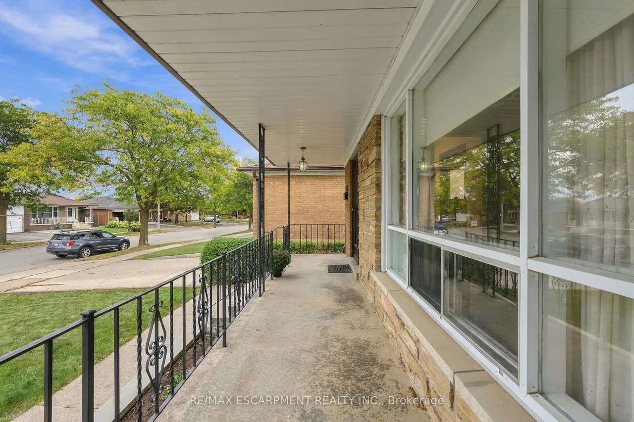 7566 Netherwood Road — photo 2