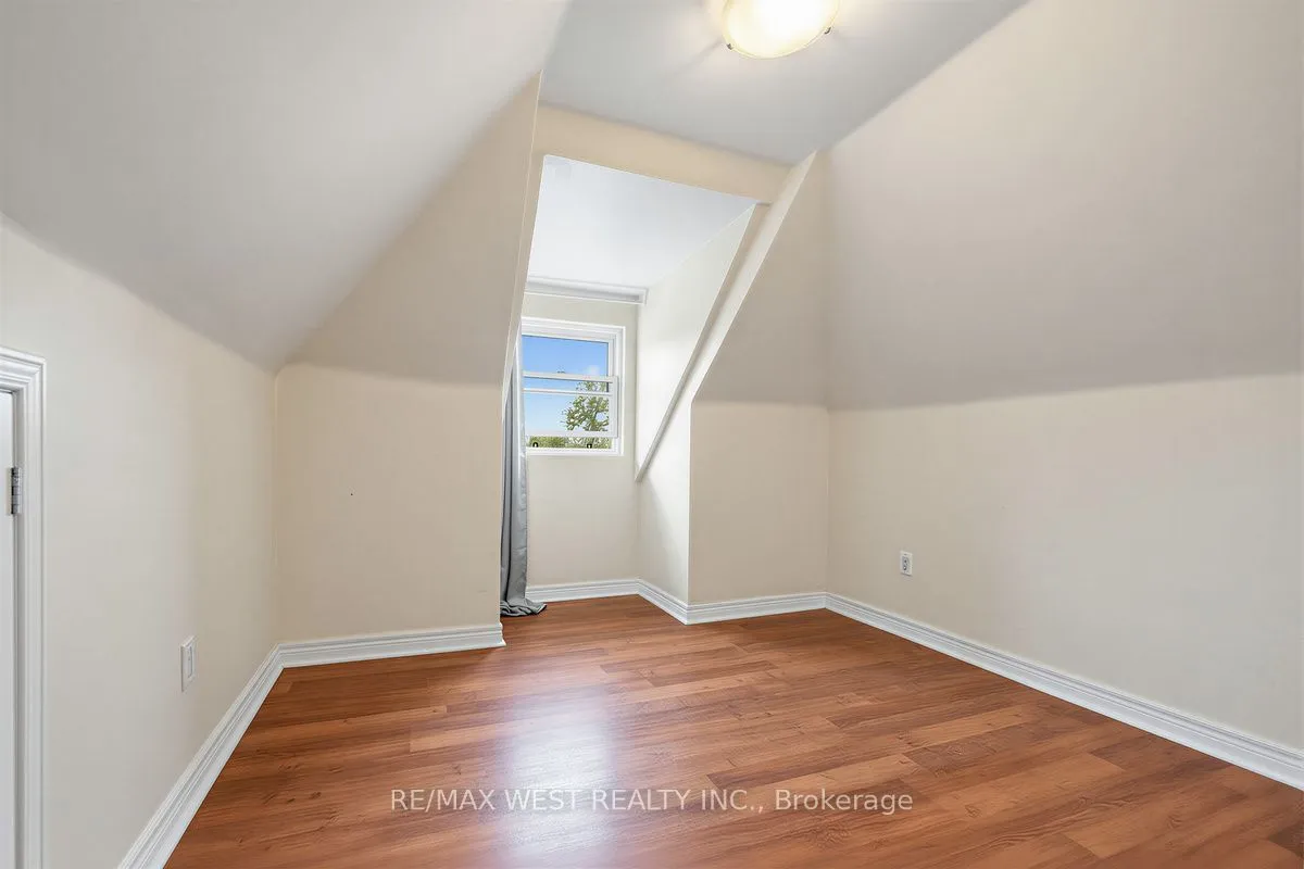 66 Bristol Avenue — photo 34