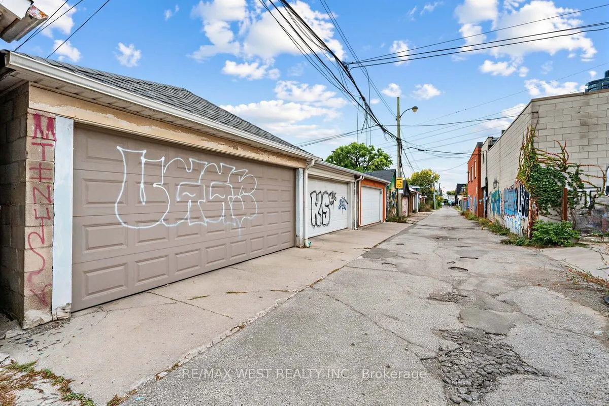 66 Bristol Avenue — photo 35