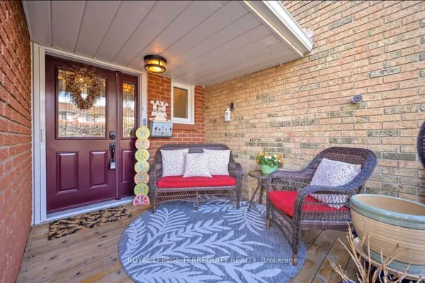 72 Carisbrooke Court — photo 2
