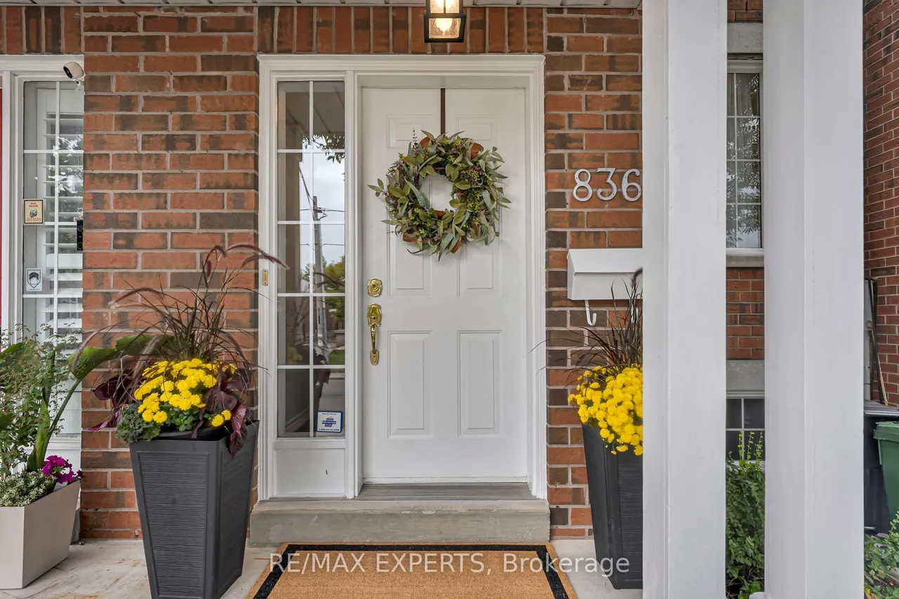 836 St Clarens Avenue — photo 3