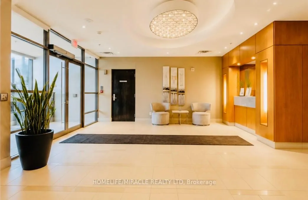 840 Queens Plate Drive, Unit 1512 — photo 3