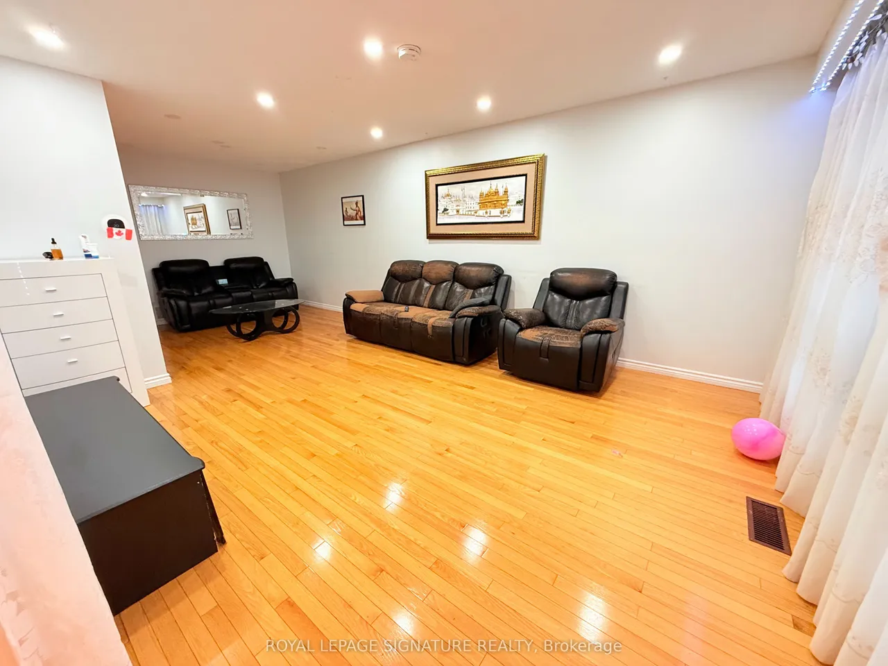 32 Madison Street — photo 3