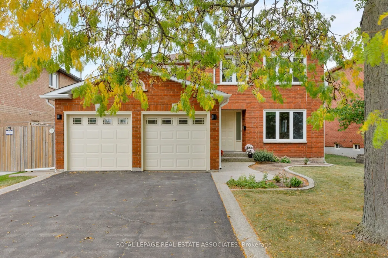 1410 Wakehurst Crescent — photo 3