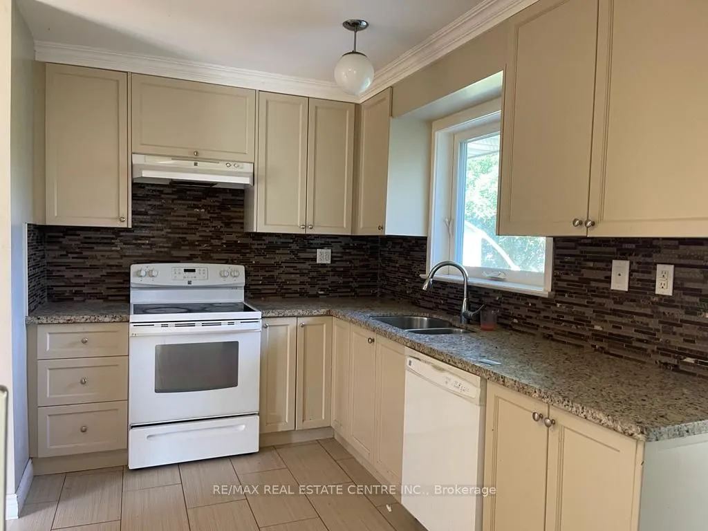 2431 Thorn Lodge Drive — photo 30
