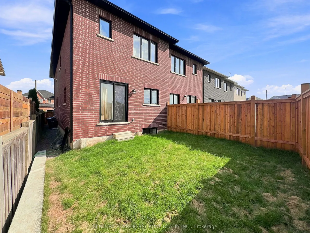 102 Cadillac Crescent — photo 27