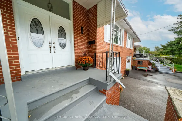 37 Gambello Crescent — photo 2