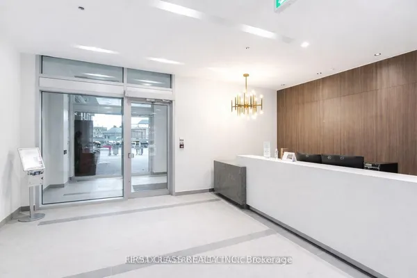 1787 St Clair Avenue W, Unit 425 — photo 2