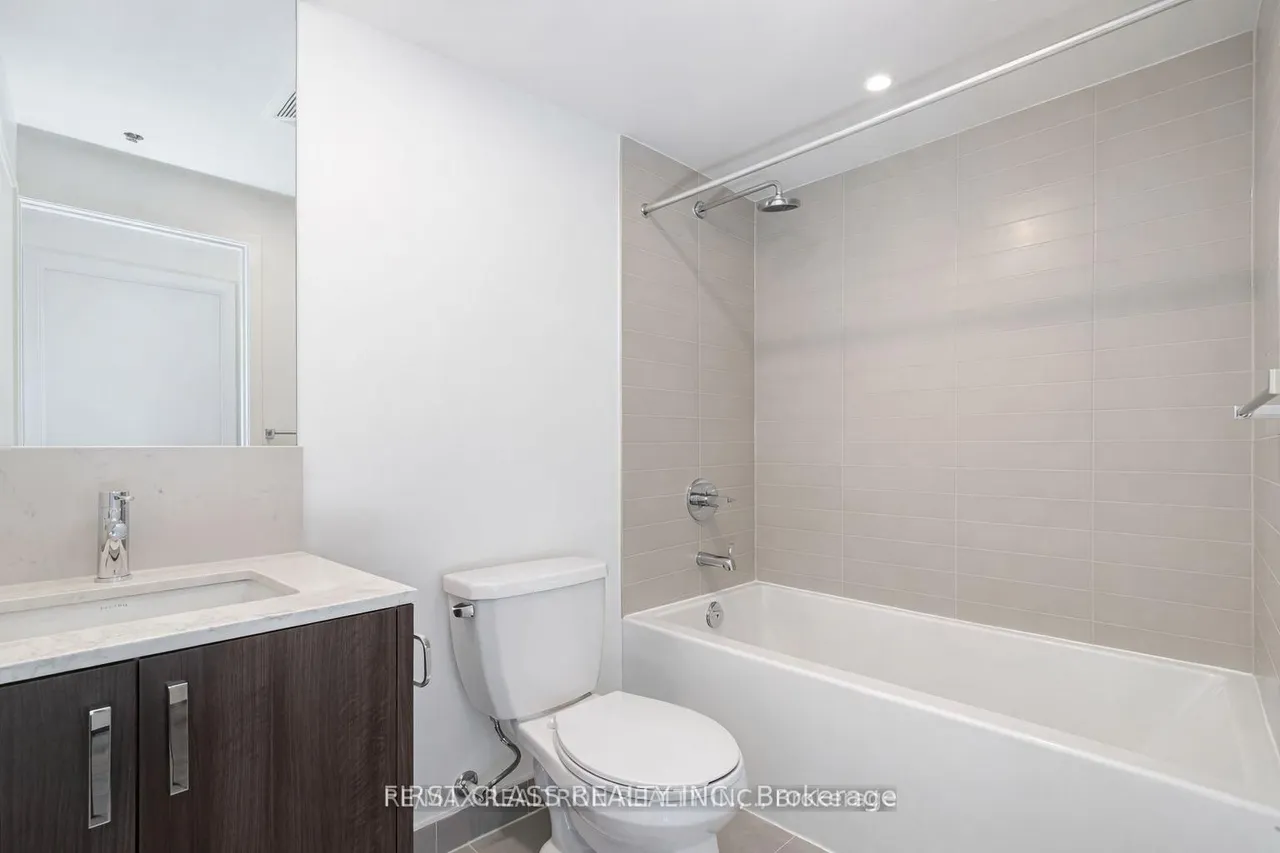 1787 St Clair Avenue W, Unit 425 — photo 3